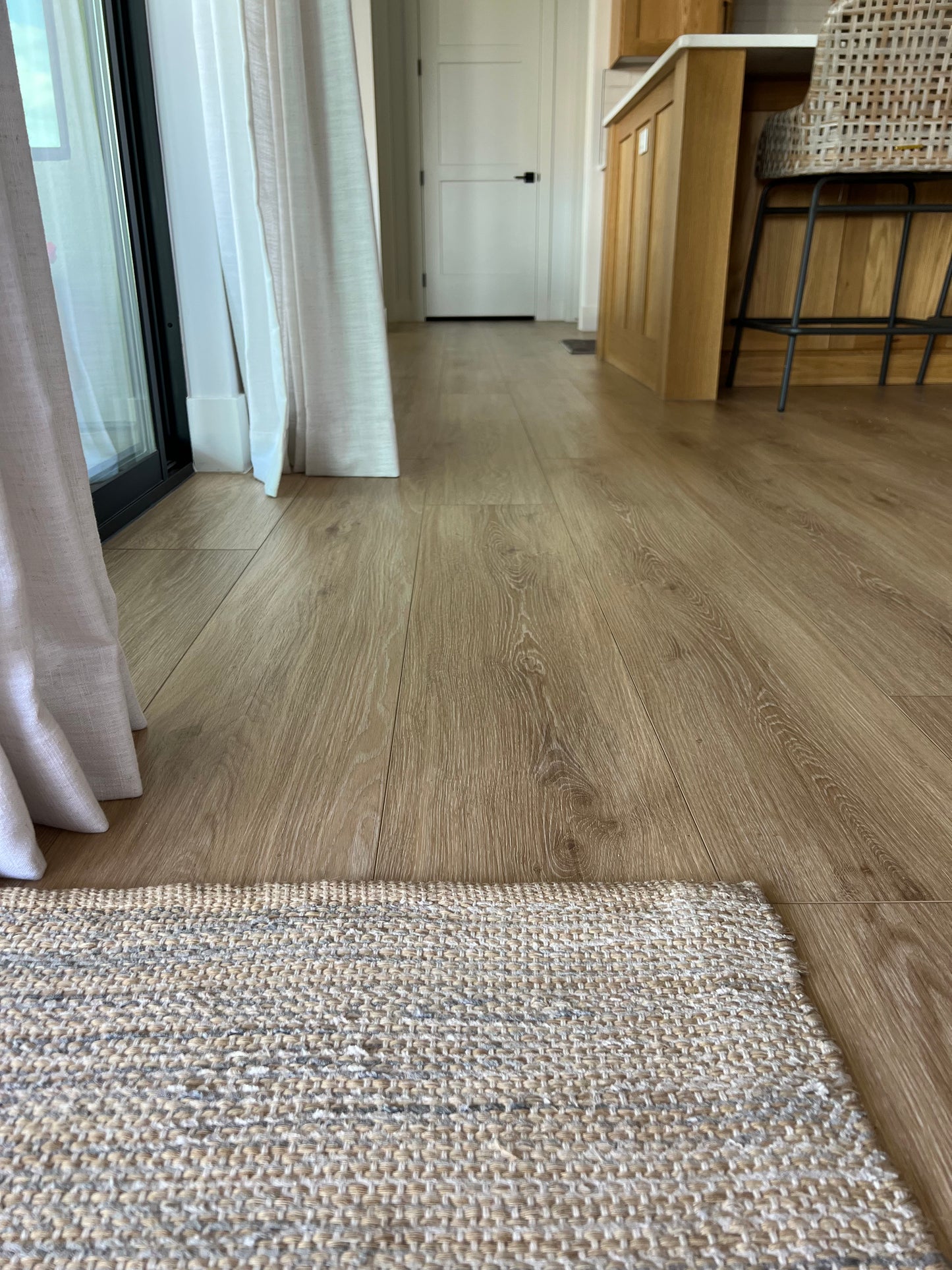 A photo of Hewn Premium Kerf Stoneform® in a kitchen