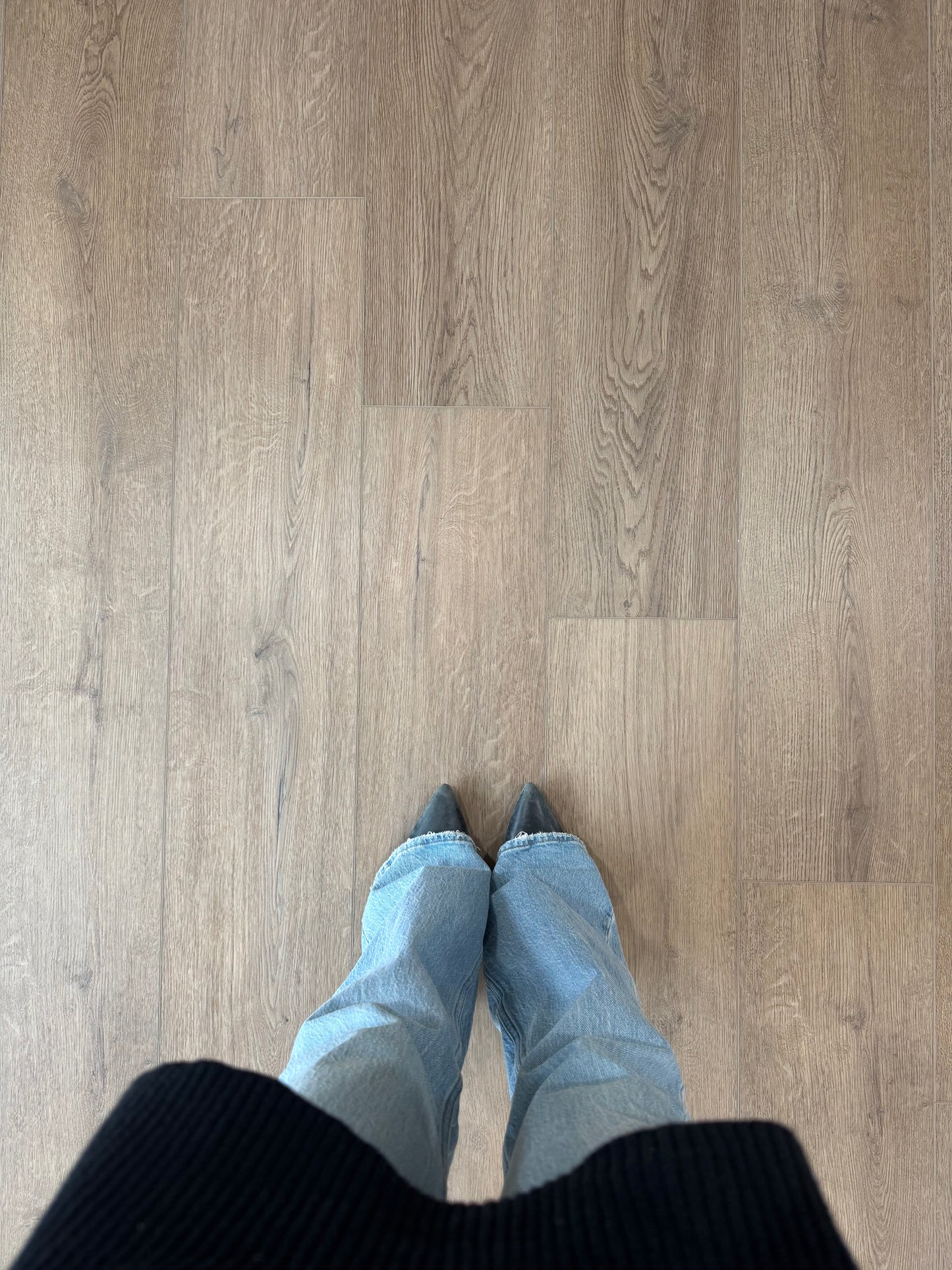 Top Down View of the color fields from the DeBoer Elite Stoneform Luxury Vinyl Plank Flooring Collection