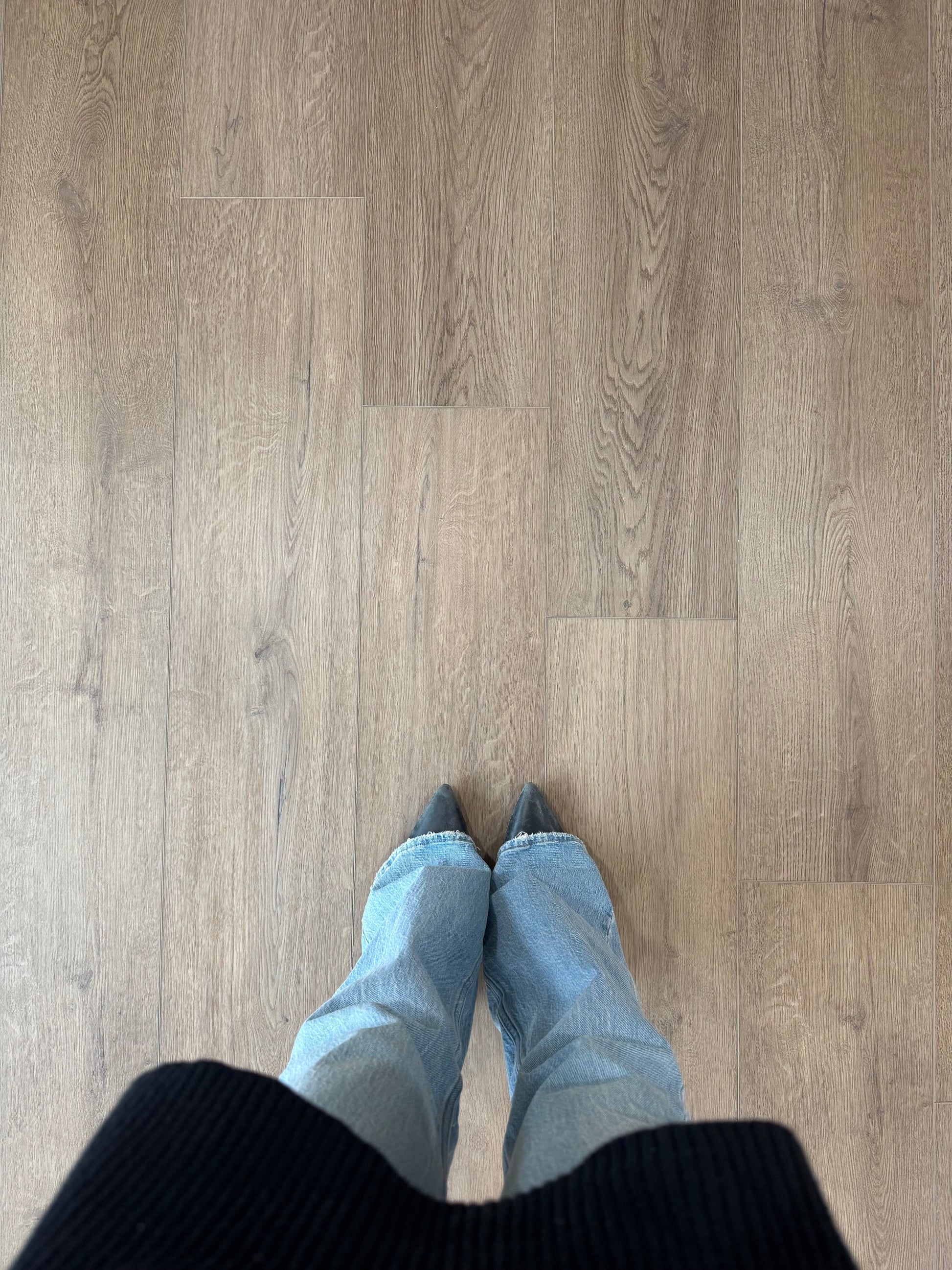 Top Down View of the color fields from the DeBoer Elite Stoneform Luxury Vinyl Plank Flooring Collection
