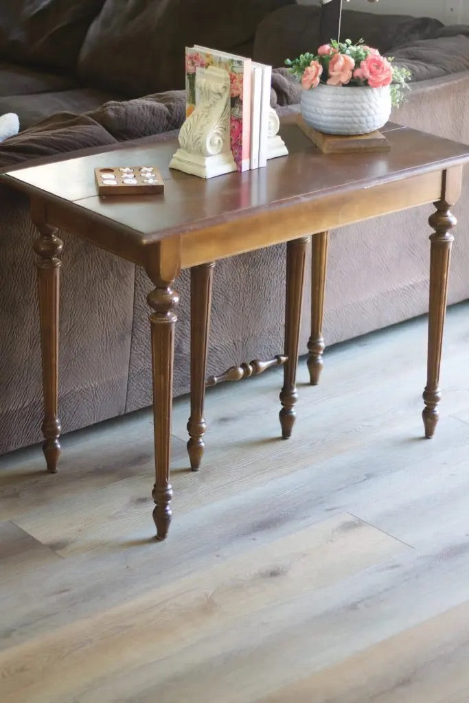 Sutterlin by Galey Alix